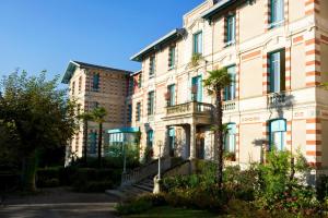 Gallery image of Résidence de Tourisme Vacances Bleues Villa Regina in Arcachon