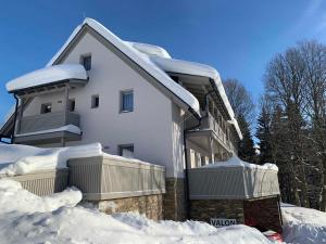 Budova, v ktorej sa apartmán nachádza