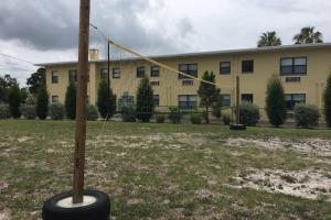 Gallery image of Beach Condo in Gated Complex, Heated Courtyard Pool, Ocean only 1 block away! in St Pete Beach