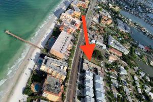 Gallery image of Beach Condo in Gated Complex, Heated Courtyard Pool, Ocean only 1 block away! in St Pete Beach
