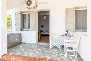 Kuchyňa alebo kuchynka v ubytovaní Servani Studios & Suites