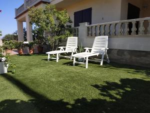 Vonkajšia záhrada v ubytovaní Les oliveres de l'Empordà