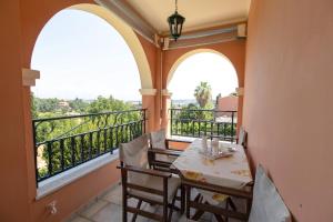 Foto de la galería de The Red Bougainvillea Apartments en Corfú