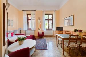 TV a/nebo společenská místnost v ubytování Apartamenty Pod Aniołami