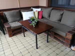 A seating area at Jászay vendégház Parádsasvár