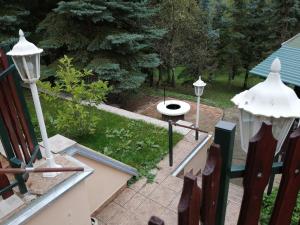 A garden outside Jászay vendégház Parádsasvár