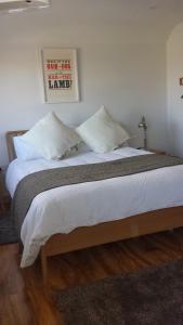 En eller flere senger på et rom på B - Simply Rooms