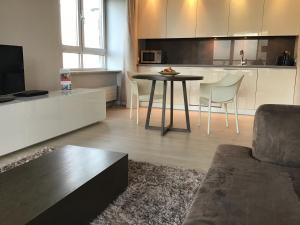 Kuchyň nebo kuchyňský kout v ubytování Platinum Towers Hotel Apartments