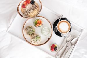 Makanan di atau berdekatan hotel