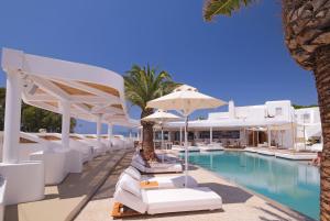 Bazén v ubytování Andronikos Hotel nebo v jeho okolí