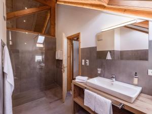 A bathroom at Hotel Gänsleit