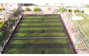 Tennis and/or squash facilities at Jewel Gameel appartement or nearby