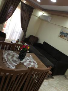 A seating area at Jewel Gameel appartement