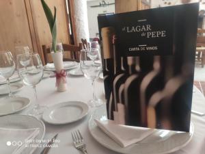 El lagar de Pepeにあるレストランまたは飲食店