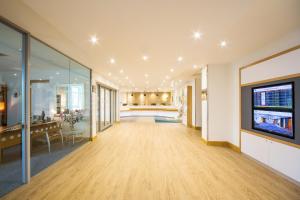 Foto de la galería de Holiday Inn London - Gatwick Airport, an IHG Hotel en Horley