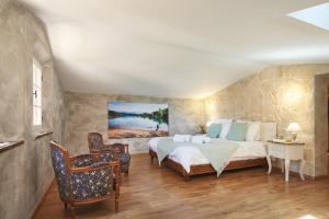 Ένα ή περισσότερα κρεβάτια σε δωμάτιο στο Sunlight Properties - Villa Olea - 5 bedrooms with pool +44 φωτογραφίες