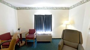 Afbeelding uit fotogalerij van America's Best Value Inn Litchfield in Litchfield