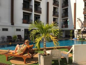 The swimming pool at or close to Baan Sang Singh