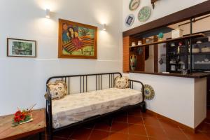 A kitchen or kitchenette at Le Dimore del Mito - Atalanta