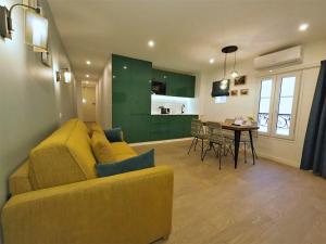 Gallery image of Bastille ChicSuites in Paris