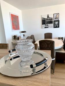 Televiisor ja/või meelelahutuskeskus majutusasutuses Residentie Rapallo Oostende with fantastic Sea View!