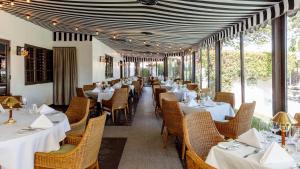 Restoran atau tempat makan lain di Ingleside Estate Hotel & Bungalows- Adults Only