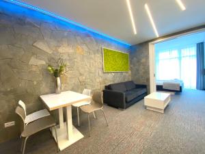 A seating area at Apartment Luna Hrebienok C109