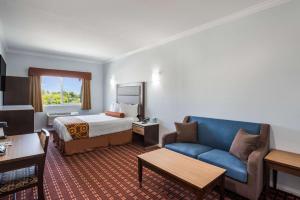 Gallery image of Rodeway Inn & Suites - Pasadena in Pasadena