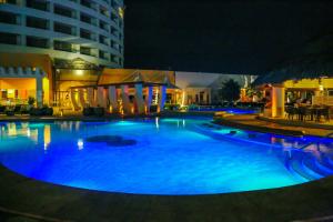 Basen w obiekcie Holiday Inn Tuxpan - Convention Center by IHG lub w pobliżu
