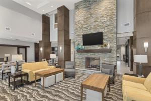 Staybridge Suites - Florence Center, an IHG Hotel tesisinde bir oturma alanı