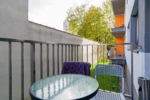 Un balcon sau o terasă la Sleepway Apartments - Strzelecka 29A-15