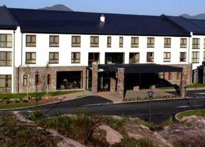 Photo de la galerie de l'établissement Golden's Cove Apartments at Sneem Hotel, à Sneem