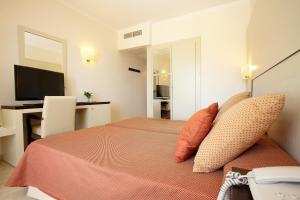 TV a/nebo společenská místnost v ubytování Grupotel Imperio Playa