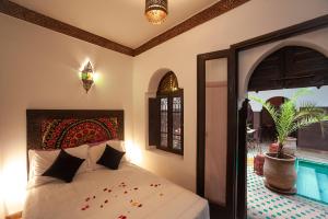 Bazén v ubytování Riad Khabia & Spa nebo v jeho okolí