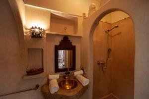 Koupelna v ubytování Riad Khabia & Spa