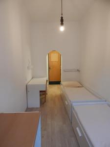 Katil atau katil-katil dalam bilik di DORMitory
