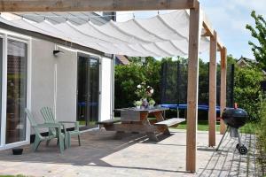 Zahrada ubytování Große Familienvilla mit privat innen Jacuzzi & Sauna