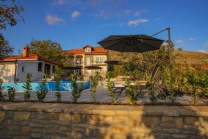 Villa Infinity Mostar 내부 또는 인근 수영장