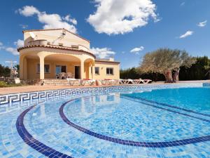Bazén v ubytovaní Villa Villa Cala Llenya by Interhome alebo v jeho blízkosti