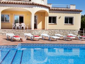 Bazén v ubytovaní Villa Villa Cala Llenya by Interhome alebo v jeho blízkosti