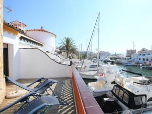 Imagen de la galería de Holiday Home Salins by Interhome, en Empuriabrava