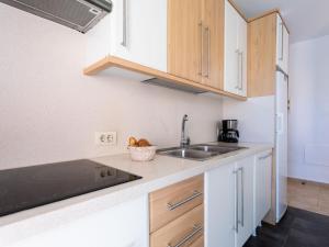 Kuchyň nebo kuchyňský kout v ubytování Apartment Las Caracolas by Interhome + 30 fotografií