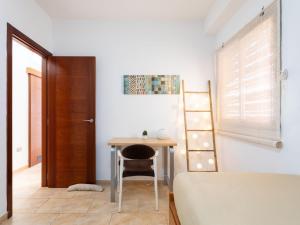 Postel nebo postele na pokoji v ubytování Apartment Las Caracolas by Interhome