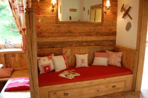 Łóżko lub łóżka w pokoju w obiekcie Hotel Schweizerhof