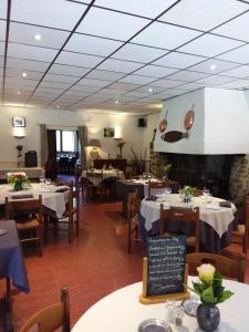 Εστιατόριο ή άλλο μέρος για φαγητό στο Logis Hotel Le Relais du Serre