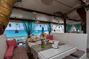Nápoje v ubytování Luxury Rooms Paradise Garden