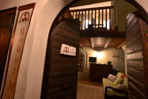 TV a/nebo společenská místnost v ubytování Robur Marsorum Albergo Diffuso