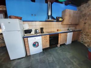 Kuchyňa alebo kuchynka v ubytovaní Casa Rural El Caño de Abajo