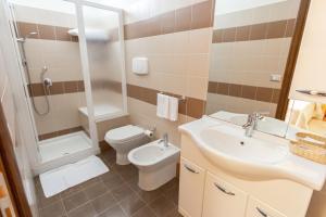 A bathroom at Il Viandante Catenanuova