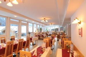 Restauracja lub miejsce do jedzenia w obiekcie Hotel Nassereinerhof